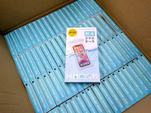 今回の参加賞は、ランナーや登山・ハイキングなどにも嬉しい防水スマホケース