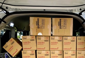 早朝から積み込み作業のキッコーマン御用蔵