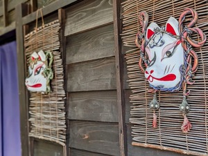 笹目宗兵衛商店の狐のかざり