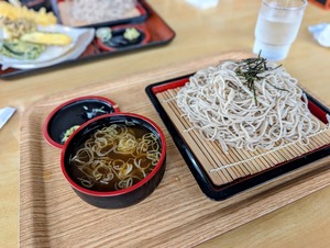 昼食の大ざるそば