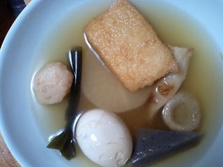 野田市の八木橋のおでんを試食してみました様子