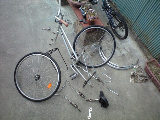自転車をバラス