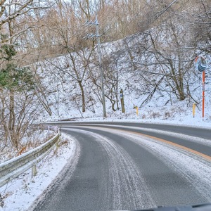 山間部の日影はアイスバーン