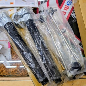 スプリングコンプレッサーとエブリィスタビライザーリンクが到着