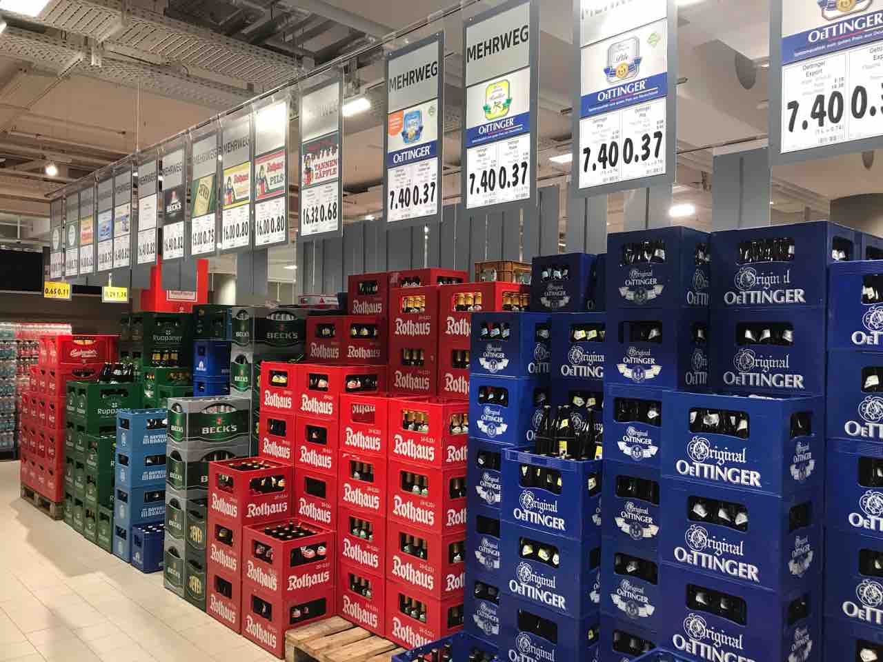 ドイツの激安ビールその1 エッティンガー Oettinger ヘザーとピート Am ボーデン湖 ドイツの激安ビールその1 エッティンガー Oettinger ヘザーとピート Am ボーデン湖
