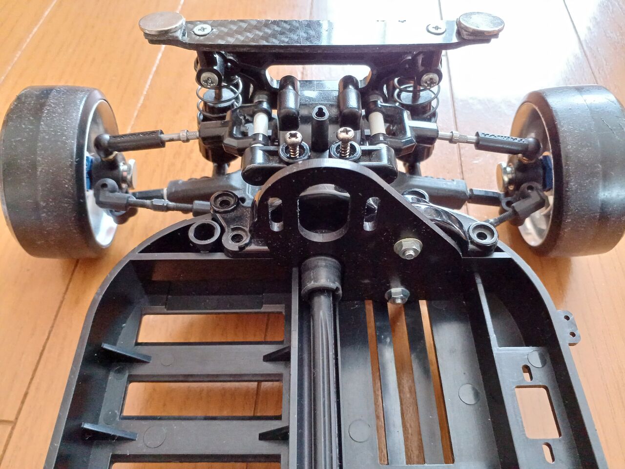 2024/6/8の作業：タミヤ TT-01のフロントモーター化① : お父さんの