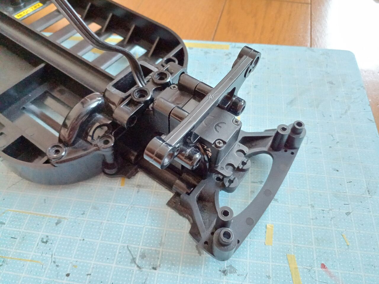 2024/6/30の作業：タミヤ TT-01のフロントモーター化② : お父さんの