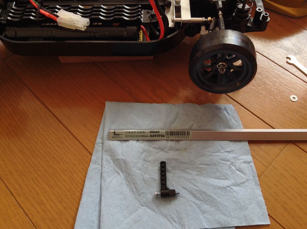 2021/12/12の作業：タミヤ TT-01のボディの取り付け : お父さん