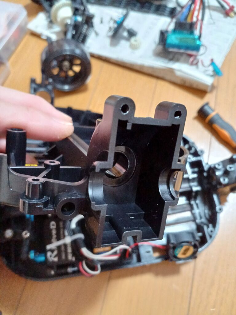 2024/6/8の作業：タミヤ TT-01のフロントモーター化①