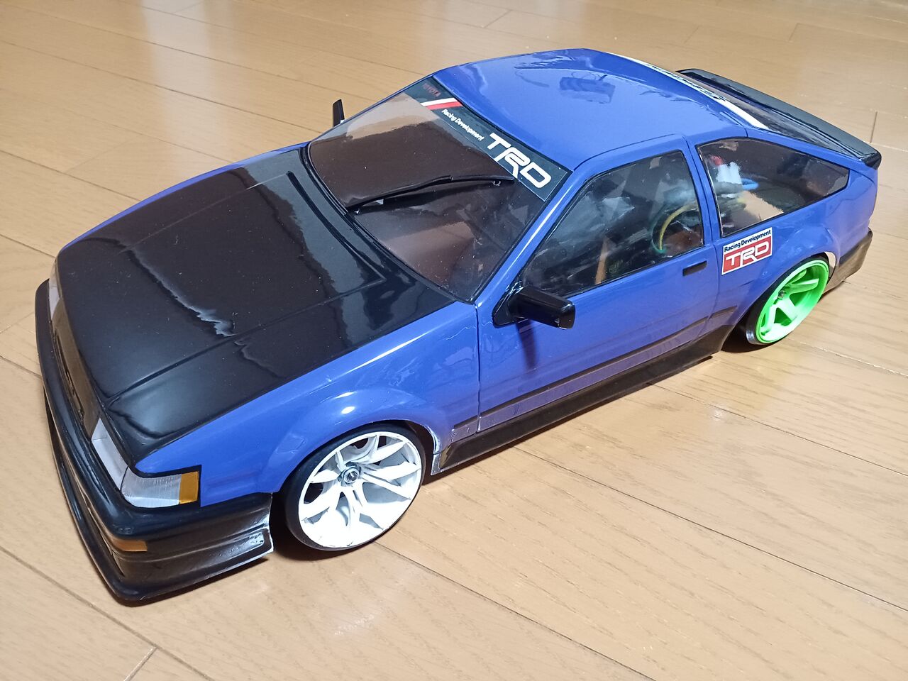 2024/4/21の作業:F103GT ドリフト用ボディの製作② : お父さん 2024/4/21の作業:F103GT ドリフト用ボディの製作② : お父さん