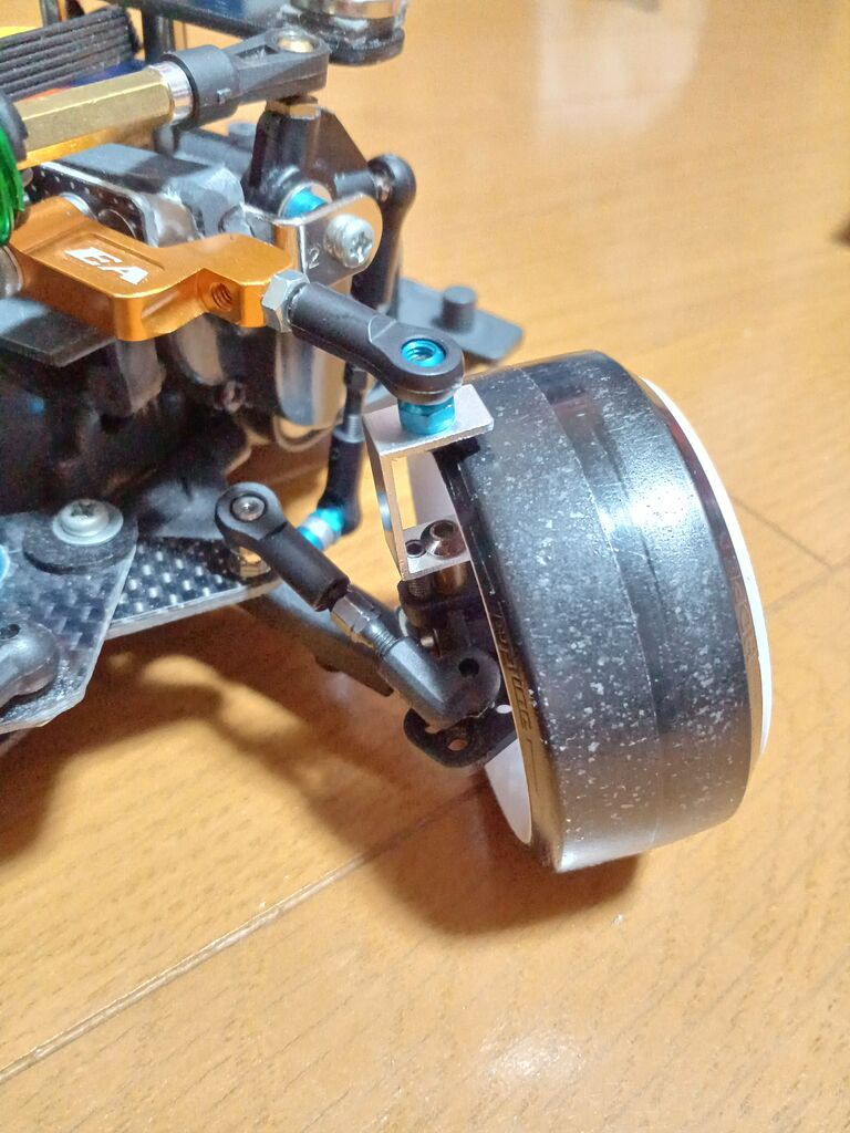 2025/5/17の作業：タミヤ TA03Fのフロントサスの再改修 : お父さんの