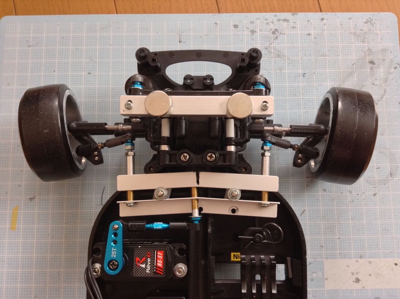 2022/6/18の作業：タミヤ TT-01のサーボの交換 : お父さんの作業部屋