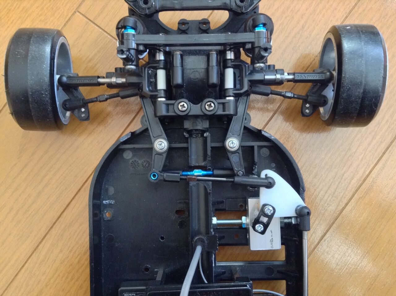 2023/1/29の作業：タミヤ TT-01のステアリングワイパーのガタ
