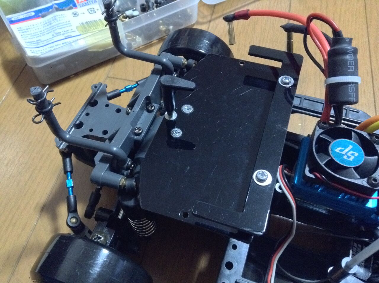 2024/2/10の作業：タミヤ TA03Fのレイアウトの小変更 : お父さんの作業部屋