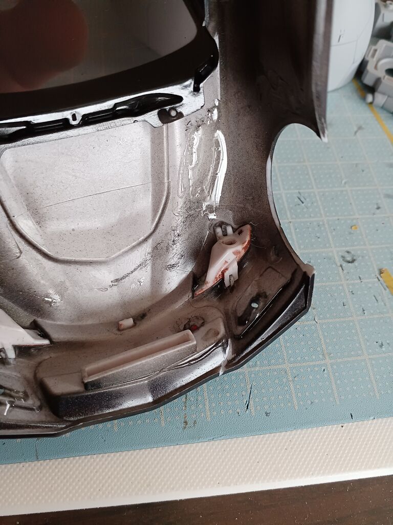 2024/4/29の作業：京商 Mini-Zのボディの補修 : お父さんの作業部屋