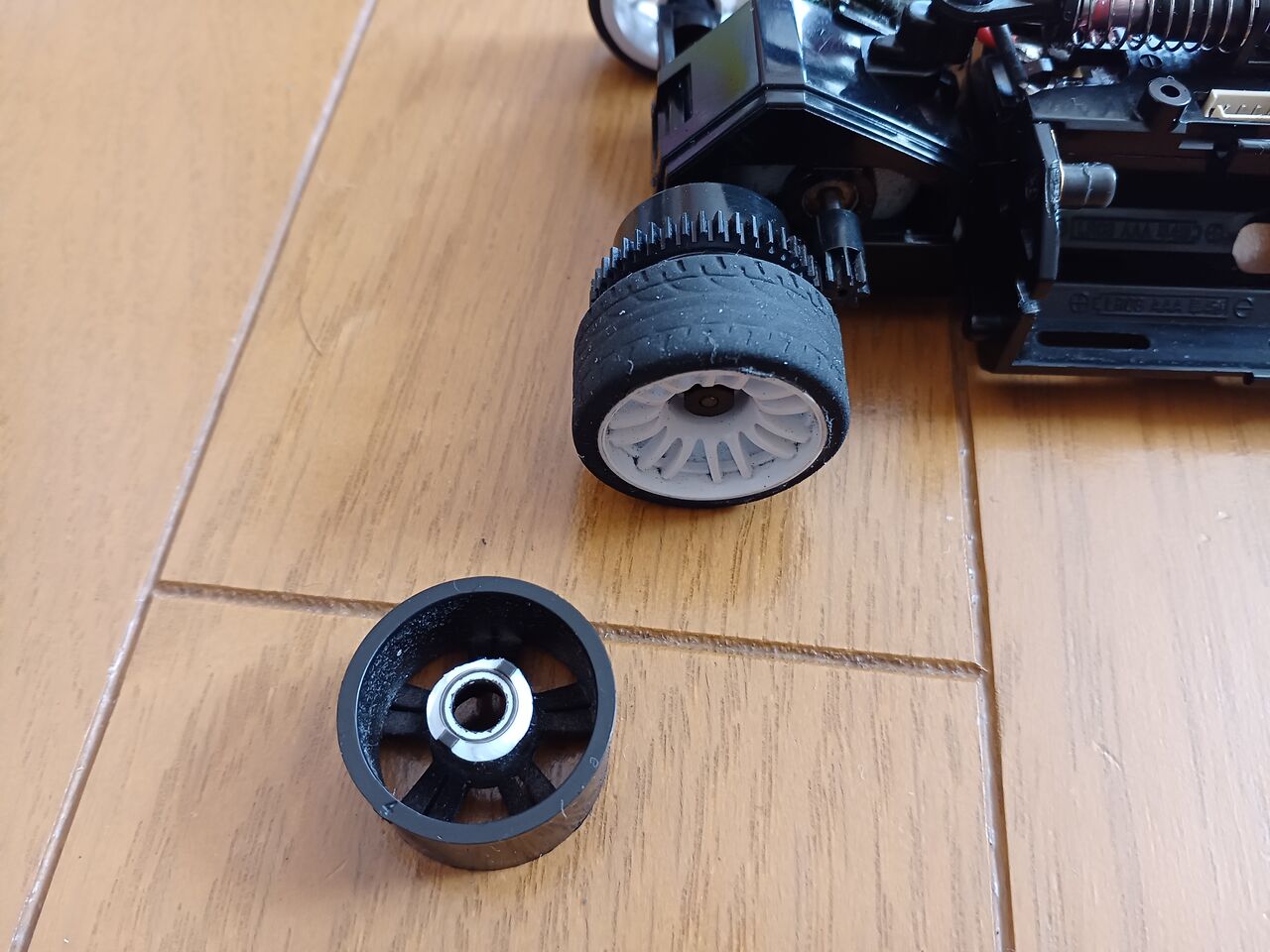 2024/2/10の作業：京商 Mini-Z RWD カマロボディのワイド