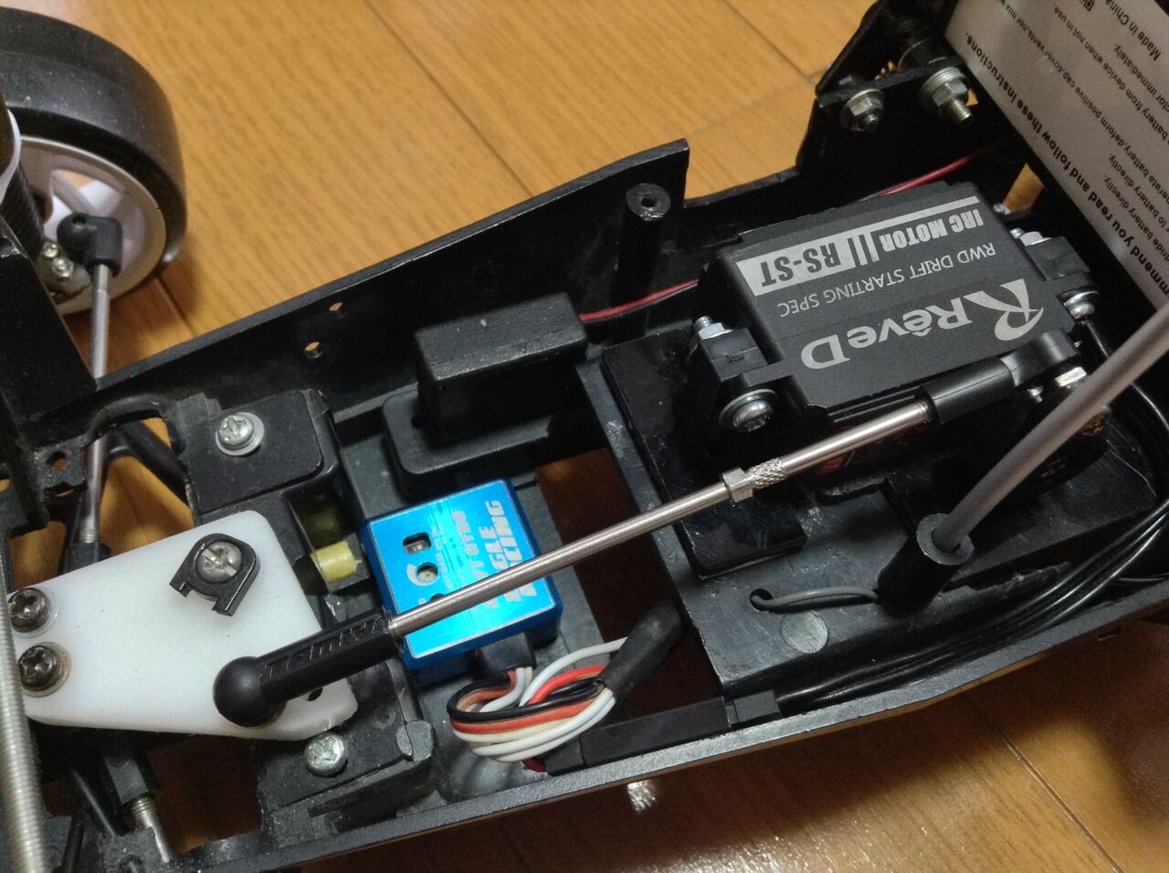 2022/3/13の作業:タミヤ グラスホッパーのサーボと受信機の交換 2022/3/13の作業:タミヤ グラスホッパーのサーボと受信機の交換