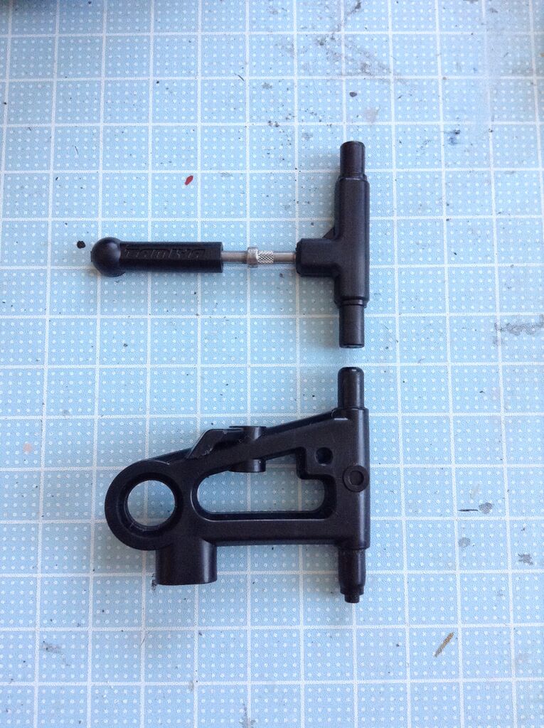 2021/8/1の作業:タミヤ TT-01のRWD化とフロントサスの改修① 2021/8/1の作業:タミヤ TT-01のRWD化とフロントサスの改修①