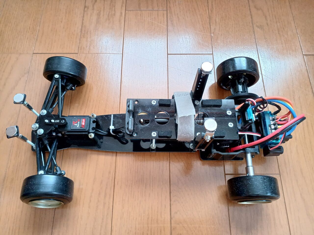 2024/6/23の作業:タミヤ F103GT ドリフトのモータの変更 2024/6/23の作業:タミヤ F103GT ドリフトのモータの変更