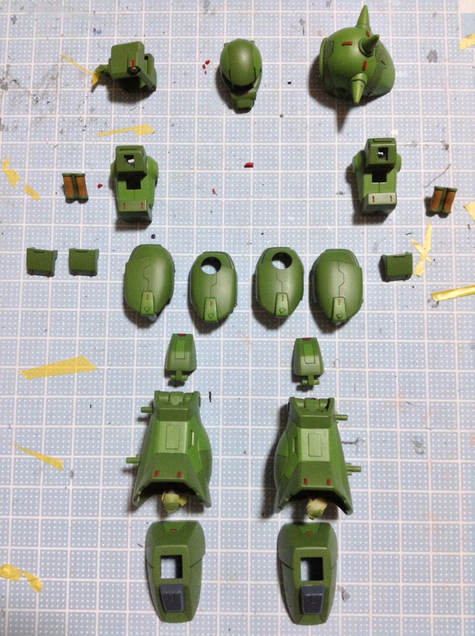 21 10 16の作業 ガンプラ Hguc ハイザックの製作 23 薄い緑とグレーの部品のスミ入れ お父さんの作業部屋