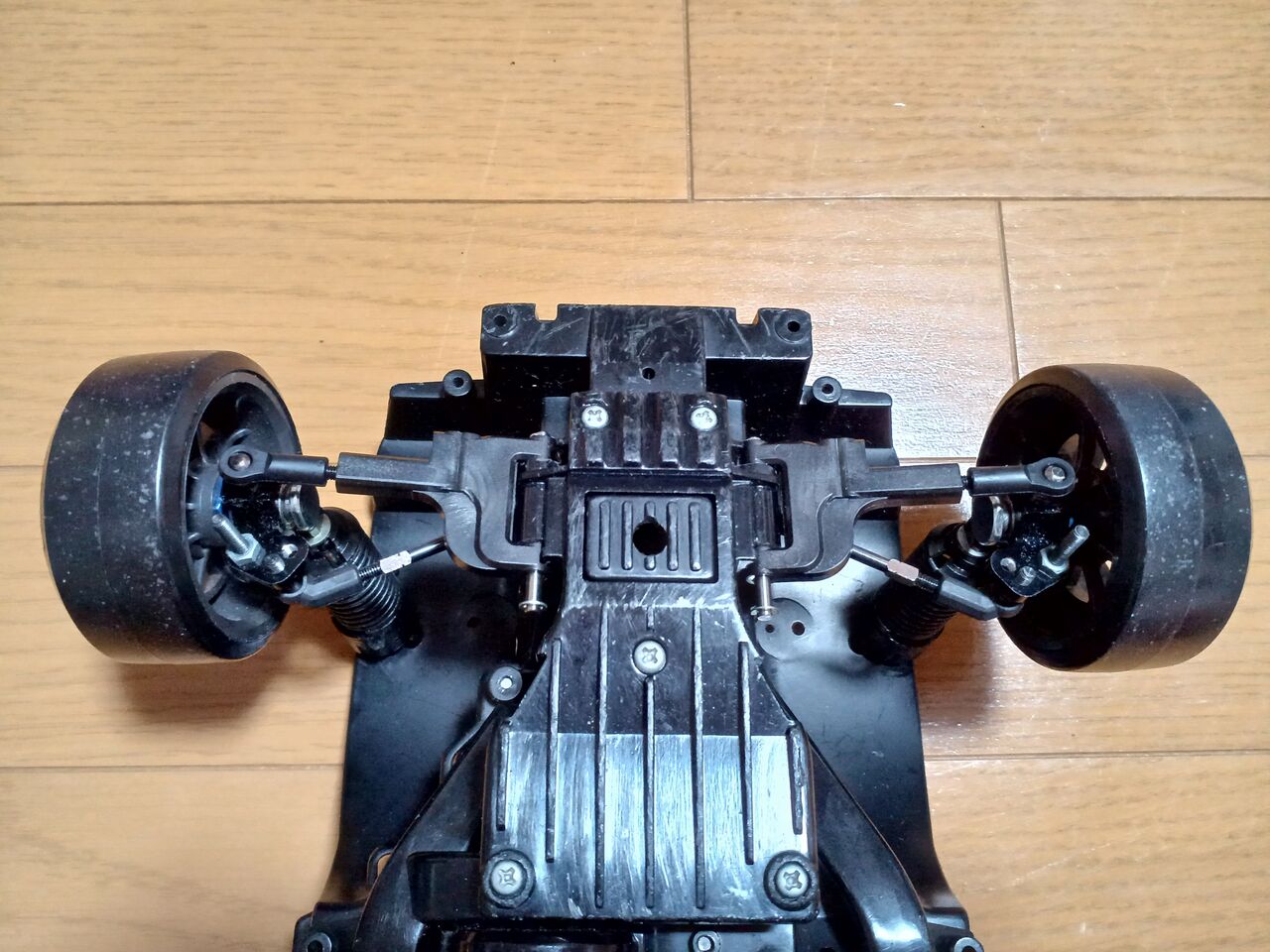 2025/5/31の作業：タミヤ CC-01のロアアームの交換 : お父さんの作業部屋