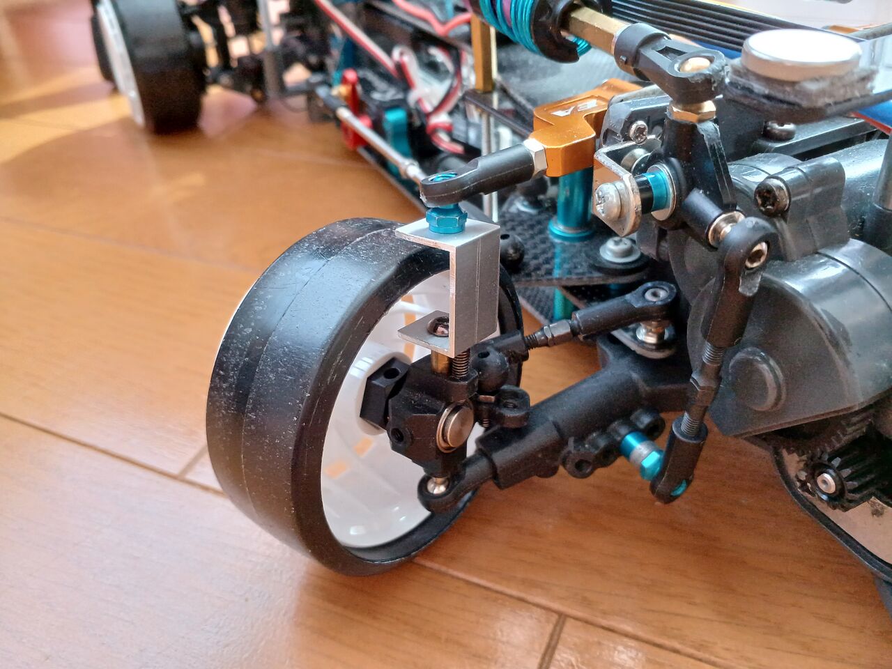 タミヤ TA03F 2024/10/6の作業：タミヤ TA03Fのパッシブ4WS化① : お父さんの
