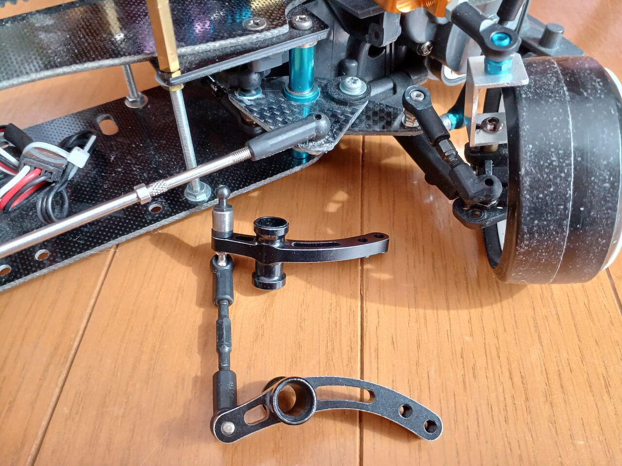 ラジコン・ラジドリ・RC-ART シャーシ+ステアリングワイパー付き ラジコン・ラジドリ・RC-ART シャーシ+ステアリングワイパー付き