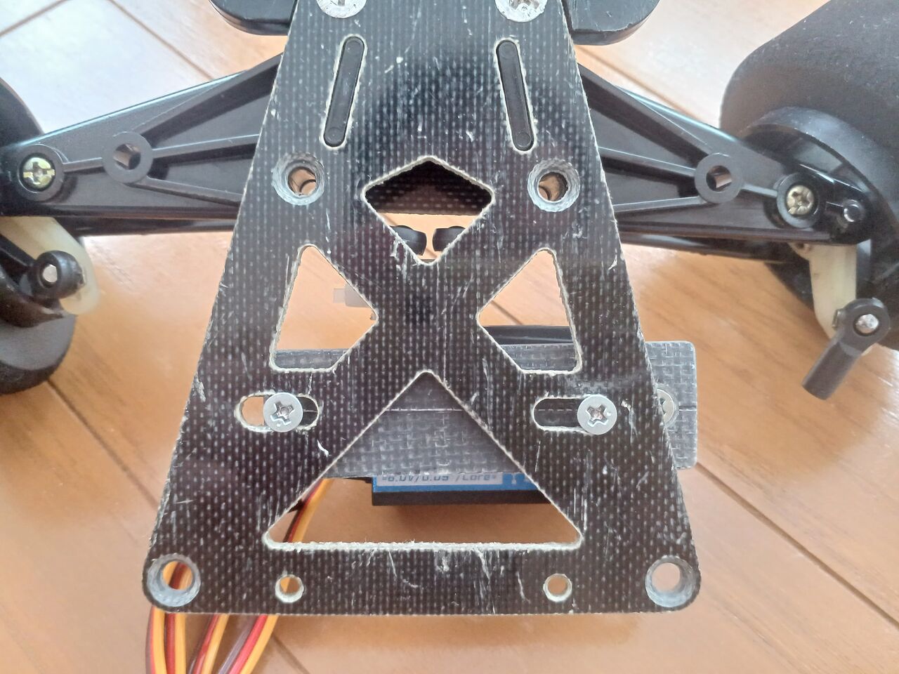 2026/2/7の作業：タミヤ Cカーのステアリングサーボ位置の変更