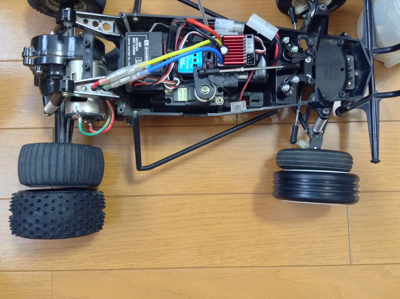 9 の作業 タミヤ グラスホッパーの六角ハブ化とテスト走行 お父さんの作業部屋