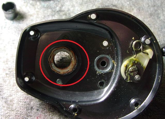 オシアジガーのローラークラッチ交換作業 リール屋ピカレスク