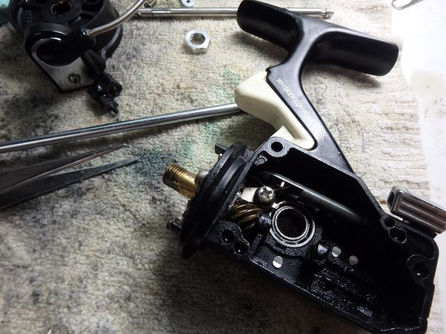 ダイワ ウイスカーカーボss700オーバーホール リール屋ピカレスク