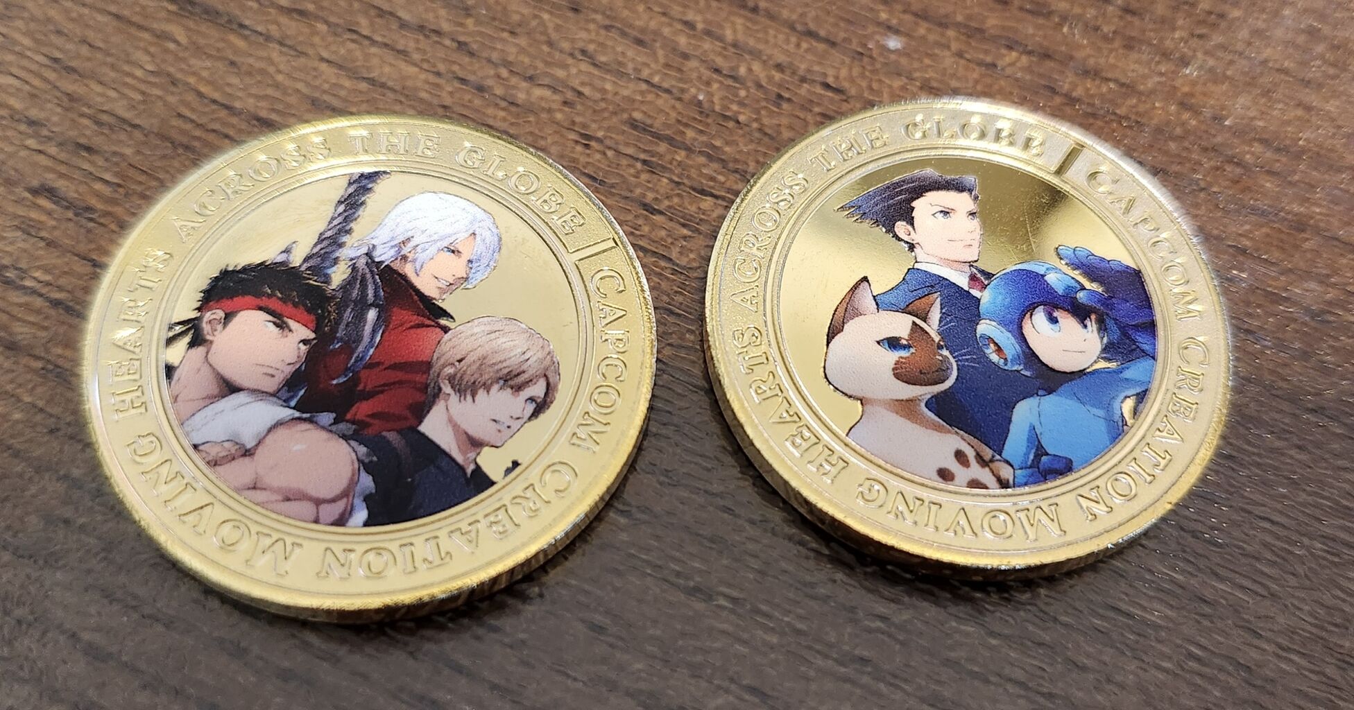 大カプコン展 公式図録 特装版 + 記念メダル 大カプコン展｣でカプコンキャラ記念メダル！ : 「レ・ゲーム新聞