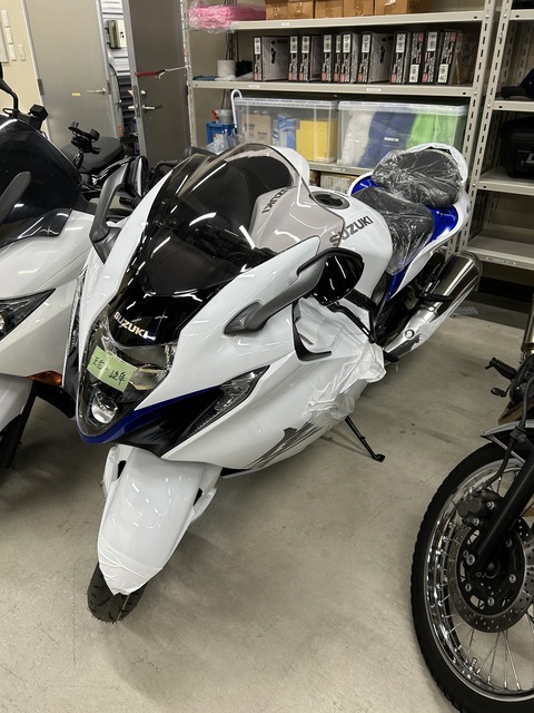 あこがれ続けていたスズキの隼（GSX1300R）を購入しました