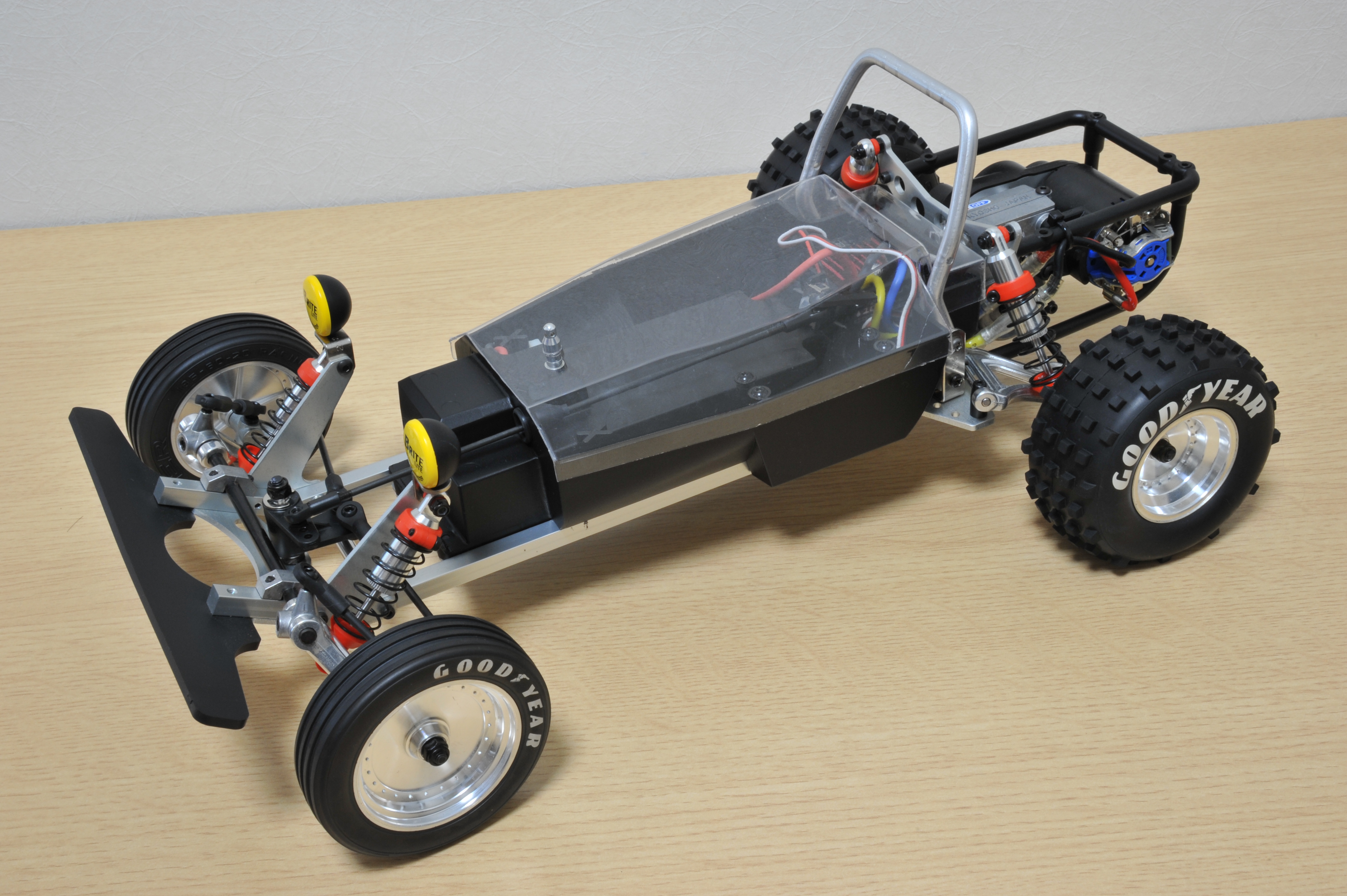 ラジコン・スコーピオン(ボディー無し) Amazon.co.jp: 京商 1/10 電動2WD スコーピオン 2014 ラジコン本体