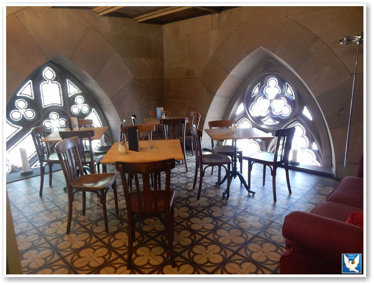 秘密の小部屋 バーゼルで見つけた不思議な教会 スイス バーゼル カフェ スイス 26の旅の扉