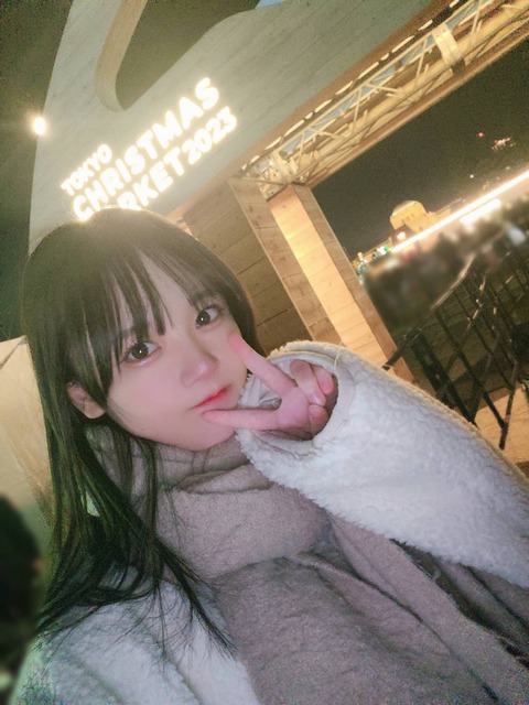 GB_zsLCbgAA4CDY