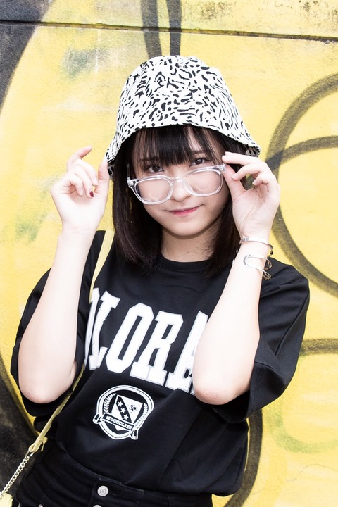 Fb9exUvaIAY-xFW