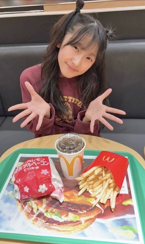 HCt06eyaQAAw_IV