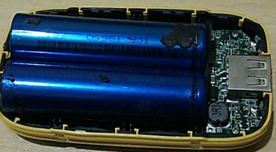 モバイルバッテリーを分解 元ゲーセン店員 現在無職