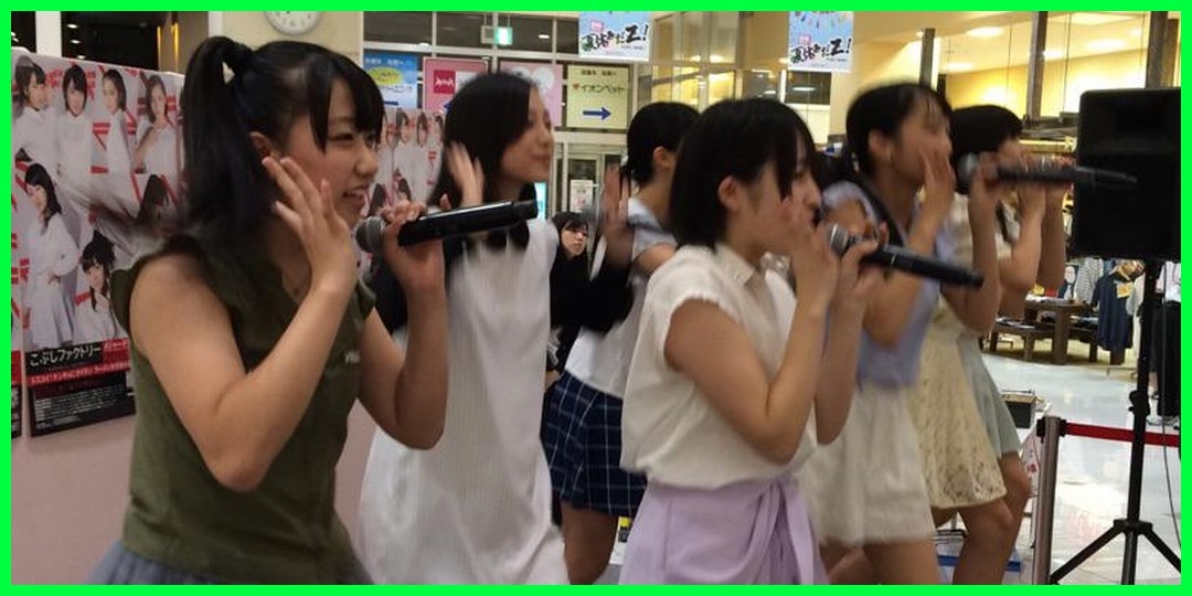 萌えてお出かけ こぶしファクトリーメジャーデビューシングル「ドスコイ!ケンキョにダイタン/ラーメン大好き小泉さんの唄/念には念(念入りver.)」発売記念ミニライブ&握手会@愛知・イオンモール扶桑 1F セントラルコート