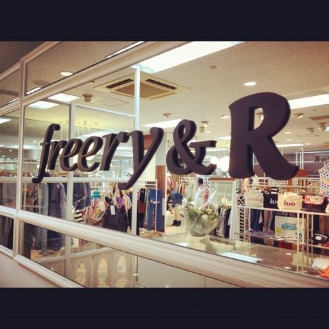 freery&R