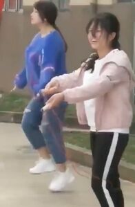◆【動画】お乳パンパン高学年JS「今から縄跳びやりま~す!」→バルンブルン!! 変態の宴Ⅱ