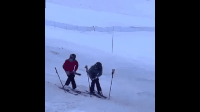 ◆スキーの途中でおしっこをしている2人のギャルが突っ込まれる！！ 変態の宴Ⅱ