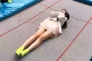 ◆【動画】ぶん投げられる女の子。中国のアクロバット体験が過激だ。