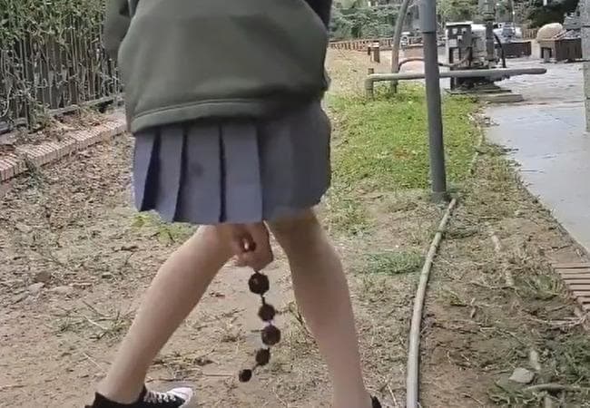 ◆【自撮り】女子●生が野外でアナルビーズを引き抜く動画がバズるwwwww 変態の宴Ⅱ