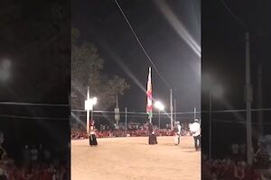 ◆【衝撃】インドのお祭りで若い女性ダンサーが感電死する事故。 変態の宴Ⅱ