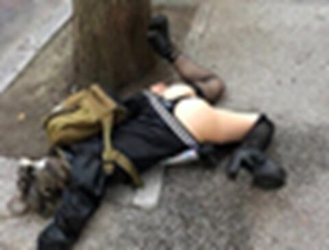 ◆路上にパンツ丸出しの女いてワロタw w w 変態の宴Ⅱ