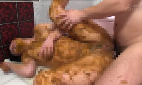 ◆【スカトロアナルファック】ひり出したウンチを全身に塗られアナルに中出しされる変態女! 変態の宴Ⅱ