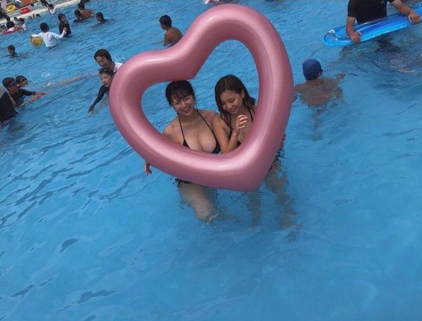 ◆【画像】巨乳JK「暑いからプール来たらやたら見られる笑」 変態の宴Ⅱ