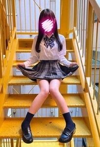◆【画像】JKさん、エッチなパンツを見せてしまう・・・(動画あり) 変態の宴Ⅱ